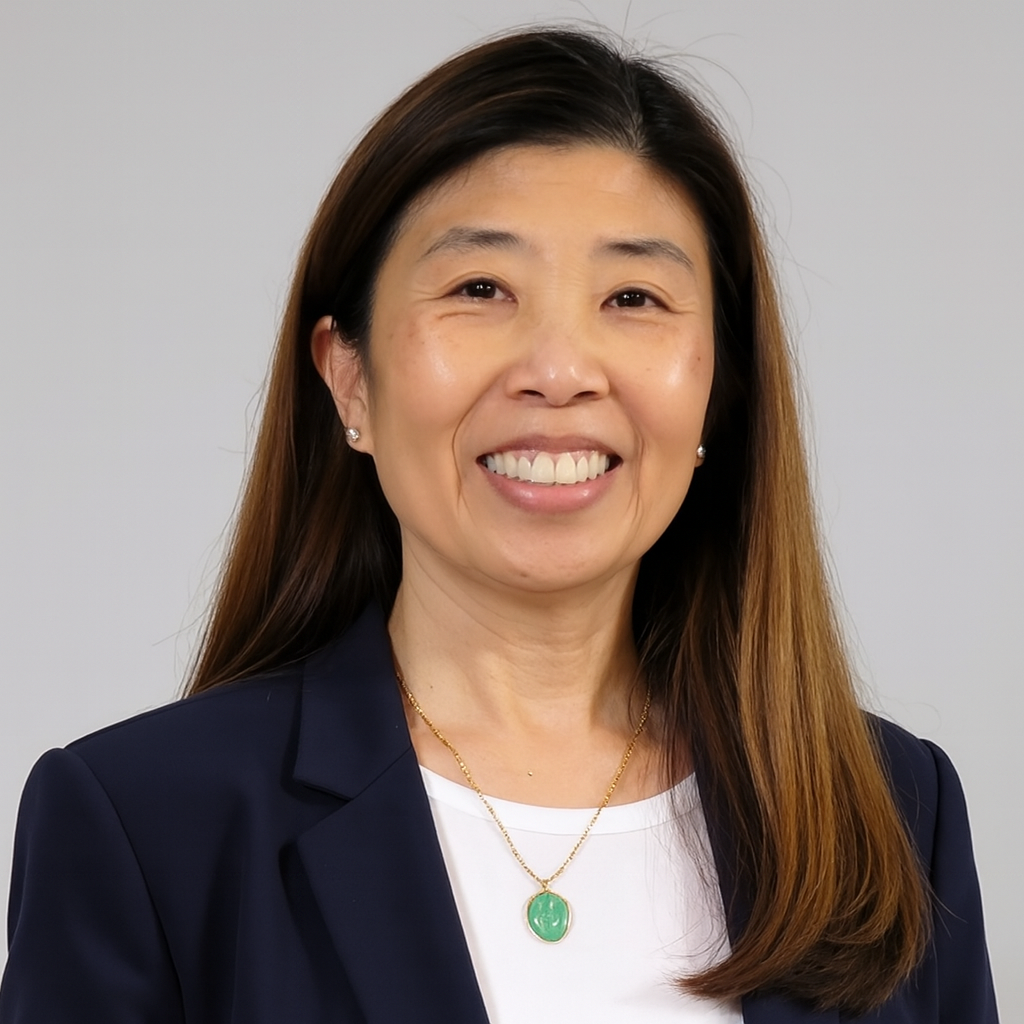 Claudia - COO & Founder